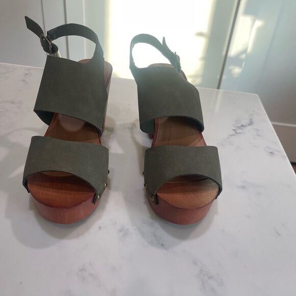 Madden Girl Green and Brown Block Heels - Picture 4 of 7